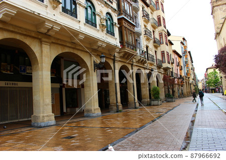 Spanish cityscape Logroño, Camino (pilgrimage to Santiago) 87966692