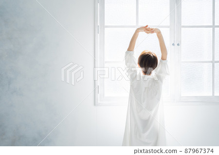 Middle woman, stretch, stretch, health, morning 87967374