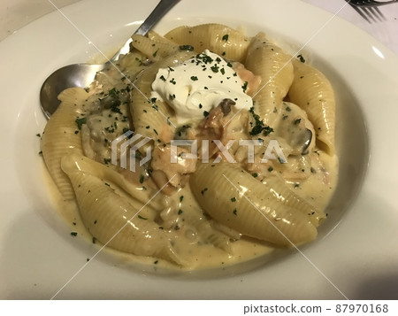 奶油短意大利面 87970168