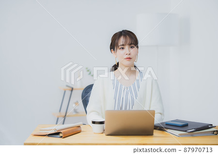  企業形象 87970713