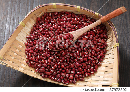 Red beans 87972802