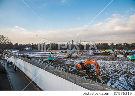 《愛知縣》名古屋街景從建設中的名城公園到名古屋城和摩天大樓雪景 《愛知縣》名古屋街景從建設中的名城公園到名古屋城和摩天大樓雪景 87976319