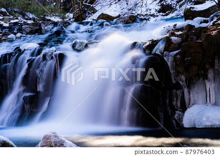 Tateshina Otaki in winter [Nagano Prefecture] 87976403