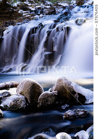 Tateshina Otaki in winter [Nagano Prefecture] 87976409