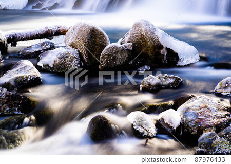 Tateshina Otaki in winter [Nagano Prefecture] 87976433