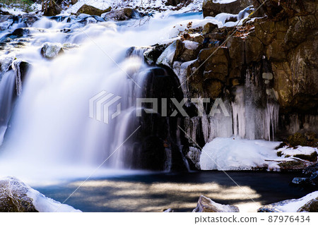 Tateshina Otaki in winter [Nagano Prefecture] 87976434