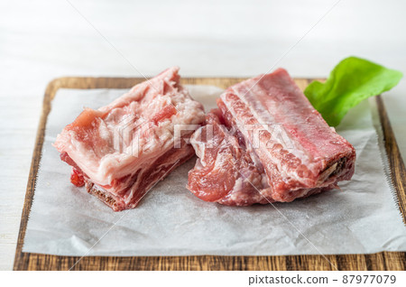 Pork spare ribs 87977079