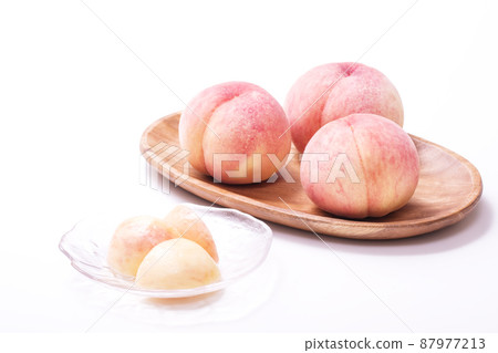 Peach Top peach Ripe peach Japanese fruit Amabe peach Image material 87977213