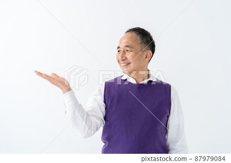 Hand-held introduction recommended senior male Hand-held introduction recommended senior male 87979084