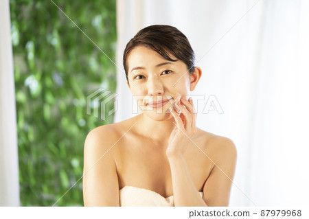 Female skin care 87979968