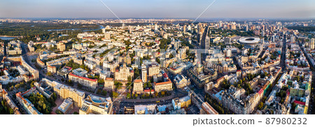 Khreshchatyk, main street of Kiev, Ukraine 87980232