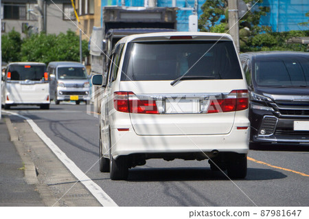 Road traffic oncoming vehicle Road traffic oncoming vehicle 87981647