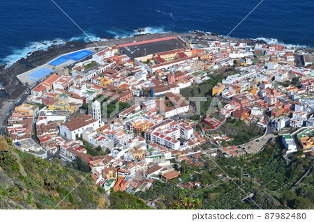 Overlooking Garachico on the Spanish island of Tenerife 87982480
