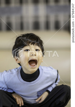 Parenting Child Lifestyle Expression Posture 87984147