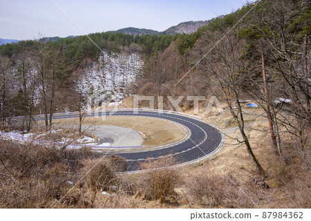 Hairpin turn at Shunara Pass [Aoki-mura, Chiisagata-gun] 87984362