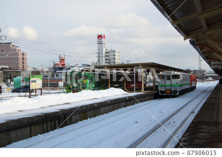 Winter Hanasaki Line Kiha 54 + Kiha 40 (Kushiro Station) Winter Hanasaki Line Kiha 54 + Kiha 40 (Kushiro Station) 87986015