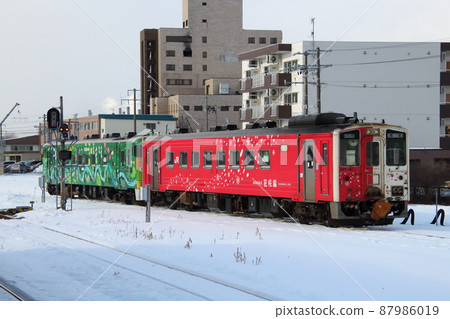 冬季花崎線 Kiha 54 + Kiha 40(釧路站) 冬季花崎線 Kiha 54 + Kiha 40(釧路站) 87986019