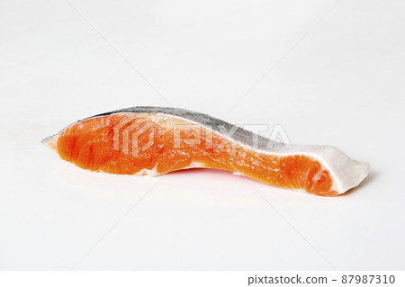 三文魚，鮭魚，魚片，咸鮭魚，白色背景 87987310
