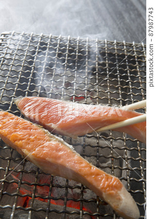 Grilled salmon, salted salmon, grilled salted salmon with fish Grilled salmon, salted salmon, grilled salted salmon with fish 87987743