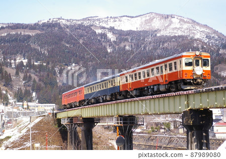 大糸線 謝謝 Kiha 52 Oito Line with head mark 解凍風景的材料 大糸線 謝謝 Kiha 52 Oito Line with head mark 解凍風景的材料 87989080