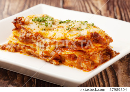 Lasagna 87989804