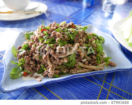Lao cuisine (beef larb) Lao cuisine (beef larb) 87991688