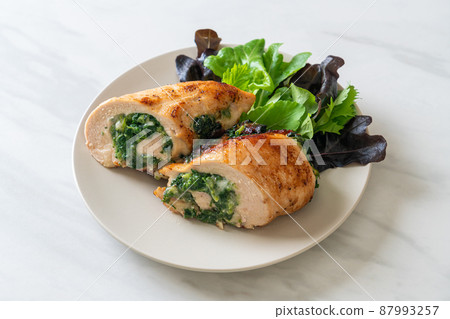 chicken breast stuffed with cheese and spinach 87993257