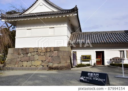 小田原市小田原城跡公園常盤木門（武士館）與資訊板 87994154