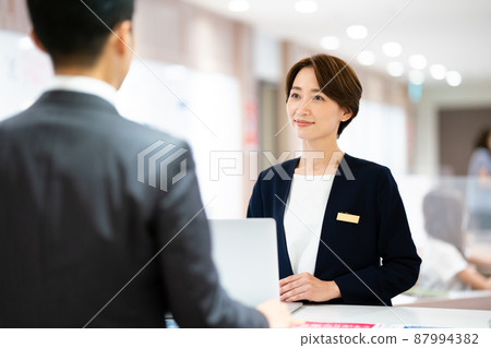 接待處的女人 接待處的女人 87994382
