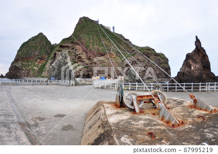 The view of Dongdo from the dock of Dokdo and the ropeway The view of Dongdo from the dock of Dokdo and the ropeway 87995219
