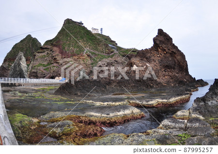 Dongdo and Dokdo Coast Guard seen from Dokdo Pier 87995257