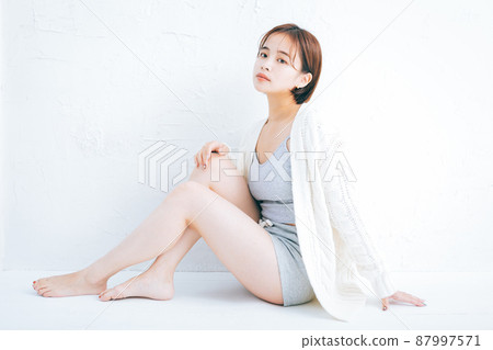 Skincare image of young woman Skincare image of young woman 87997571