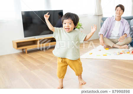 孩子爸爸客廳 87998898