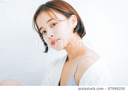 Young women's hairstyles, beauty images 87999200