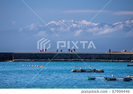 Esashi Coast and fishermen in spring 87999446