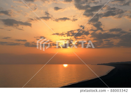Kotogahama: Watching the sun rise over the ocean (Akano Rest Area, Aki City, Kochi Prefecture) Kotogahama: Watching the sun rise over the ocean (Akano Rest Area, Aki City, Kochi Prefecture) 88003342