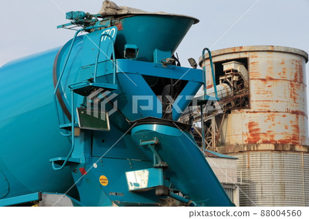 Image of agitator truck (concrete mixer truck) 88004560