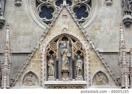 Entrance portal of the Zagreb cathedral 88005285