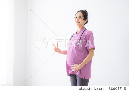 Nurse pregnant woman 88005748