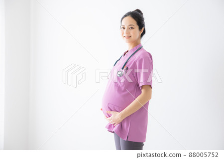 Nurse pregnant woman 88005752