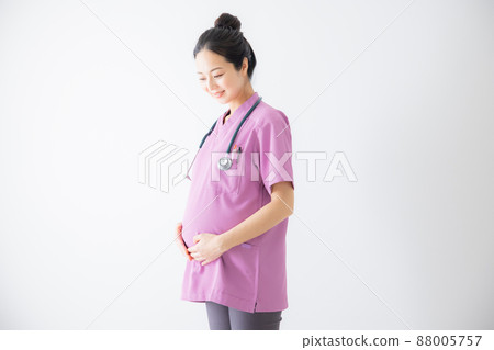 Nurse pregnant woman 88005757