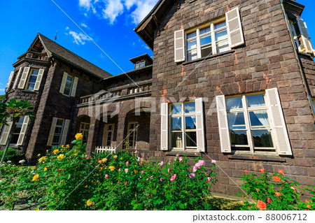 Kyu-Furukawa Garden in Kita-ku, Tokyo, where roses are in full bloom 88006712