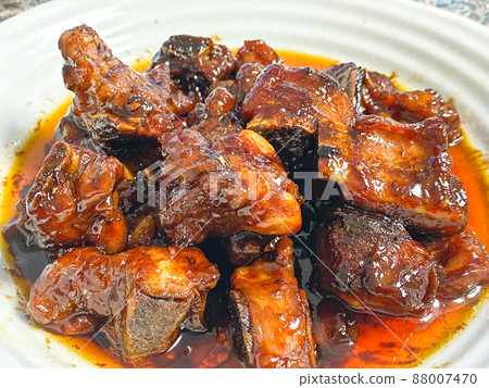 Chinese home-cooked pork ribs (spare ribs boiled in sweet and sour sauce) 88007470