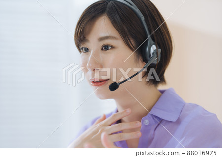 女性遠程工作 88016975