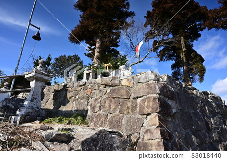 Torii of Kuraoka Shrine enshrined in the highest peak of the Amakusa Islands Torii of Kuraoka Shrine enshrined in the highest peak of the Amakusa Islands 88018440
