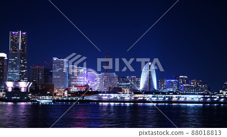 Landmark Tower Shine 2022 88018813
