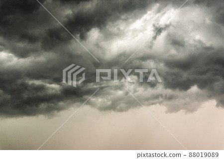 Gloomy clouds have shrouded sky before a thunderstorm Gloomy clouds have shrouded sky before a thunderstorm 88019089