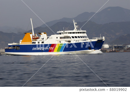Suruga Bay Ferry going through Shimizu Port 88019902