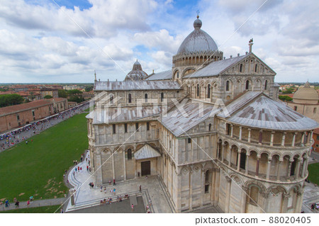 Piazza del Duomo Buildings in Pisa Italy-Pisa) 88020405