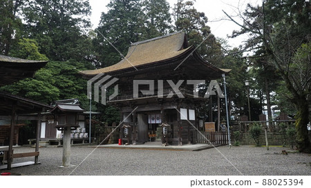 Pomp and Circumstance Mikami Shrine Romon (Important Cultural Property) Pomp and Circumstance Mikami Shrine Romon (Important Cultural Property) 88025394